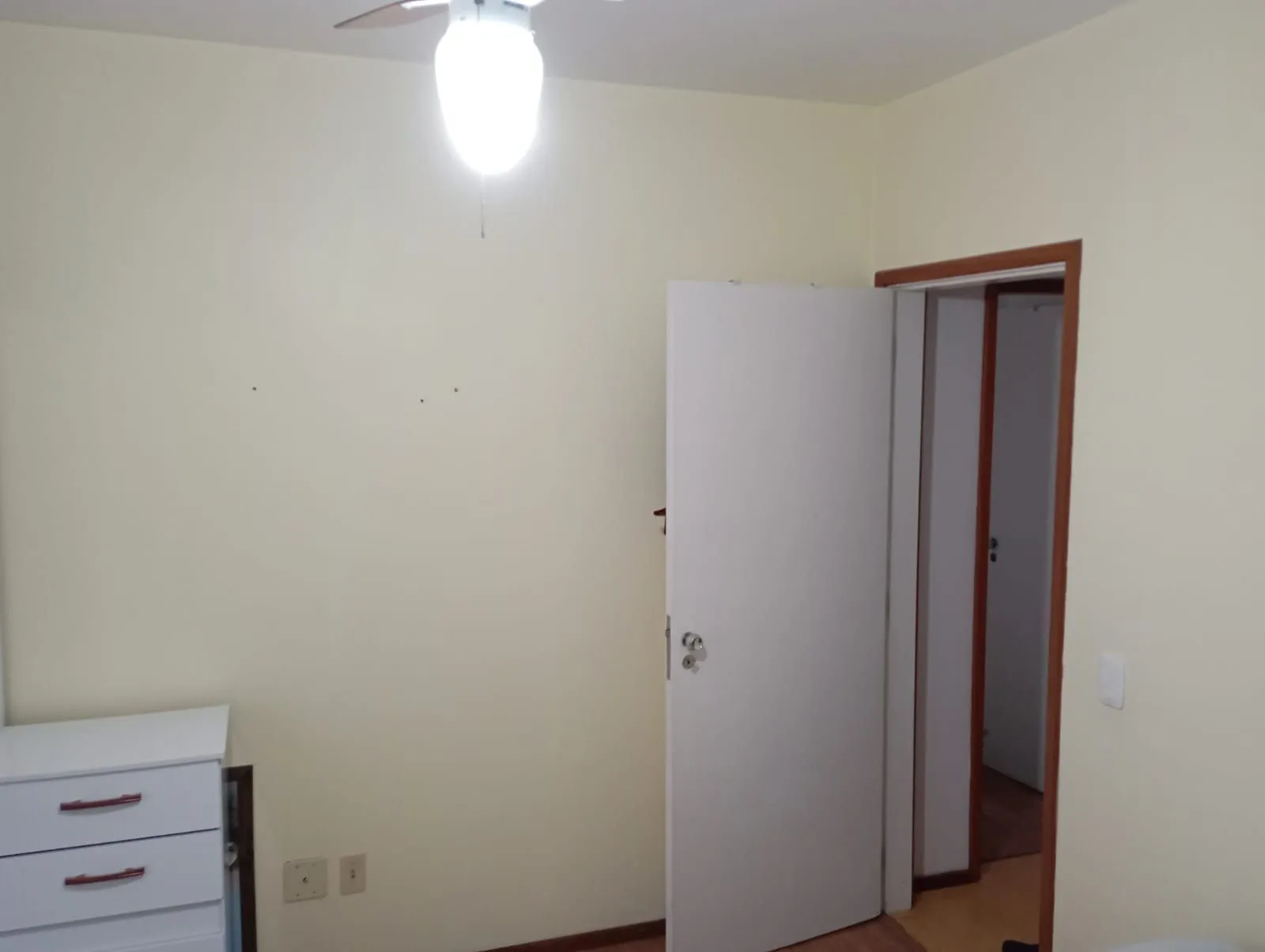 Imagem Apartamento com 02 quartos e 01 vaga coberta no Bairro Menino Deus, Porto Alegre