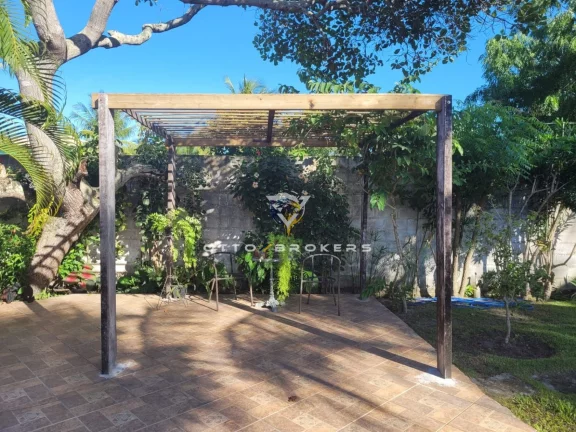 Imagem CASA RESIDENCIAL em SANTA CRUZ CABRÁLIA - BA, coroa vermelha