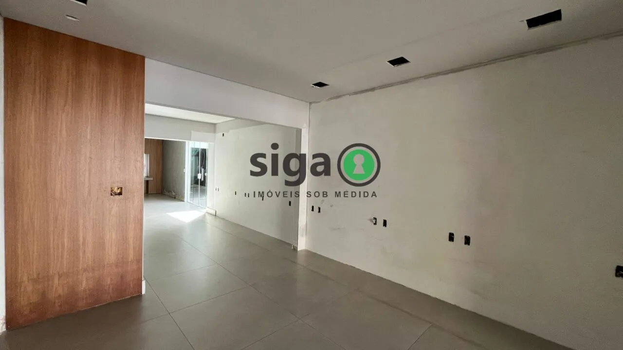 Imagem Casa Comercial em Ponto Estratégico de Indianópolis com 4 Vagas