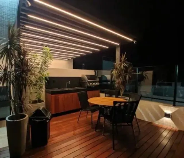 Imagem Flat moderno no Jardim Oceania com jacuzzi privativa, totalmente mobiliado, lazer na cobertura e localização privilegiada em João Pessoa.