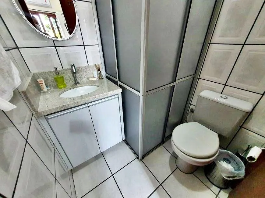 Imagem Casa à venda com 343m² I 5 Dormitórios I 2 suítes I Piscina - em Carianos Florianópolis