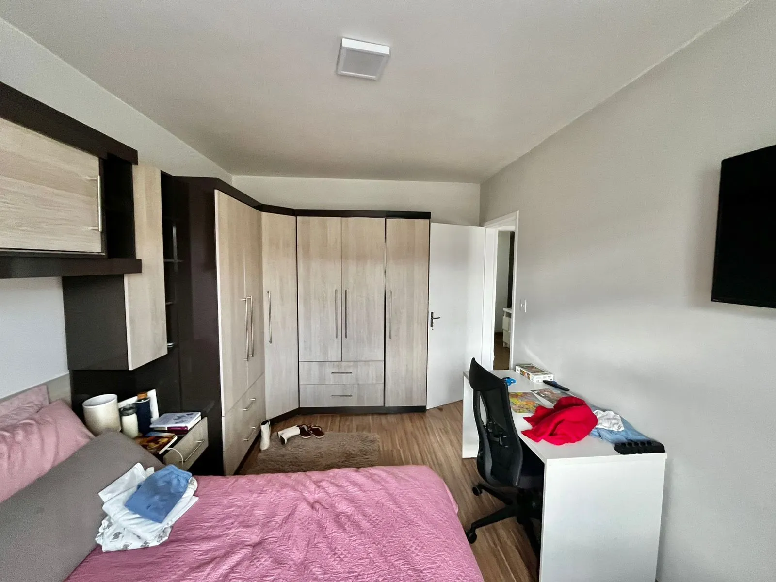 Imagem Apto de 02 dorm, banho, sala, coz, area, banho aux, dep, vaga no Cristo Redentor