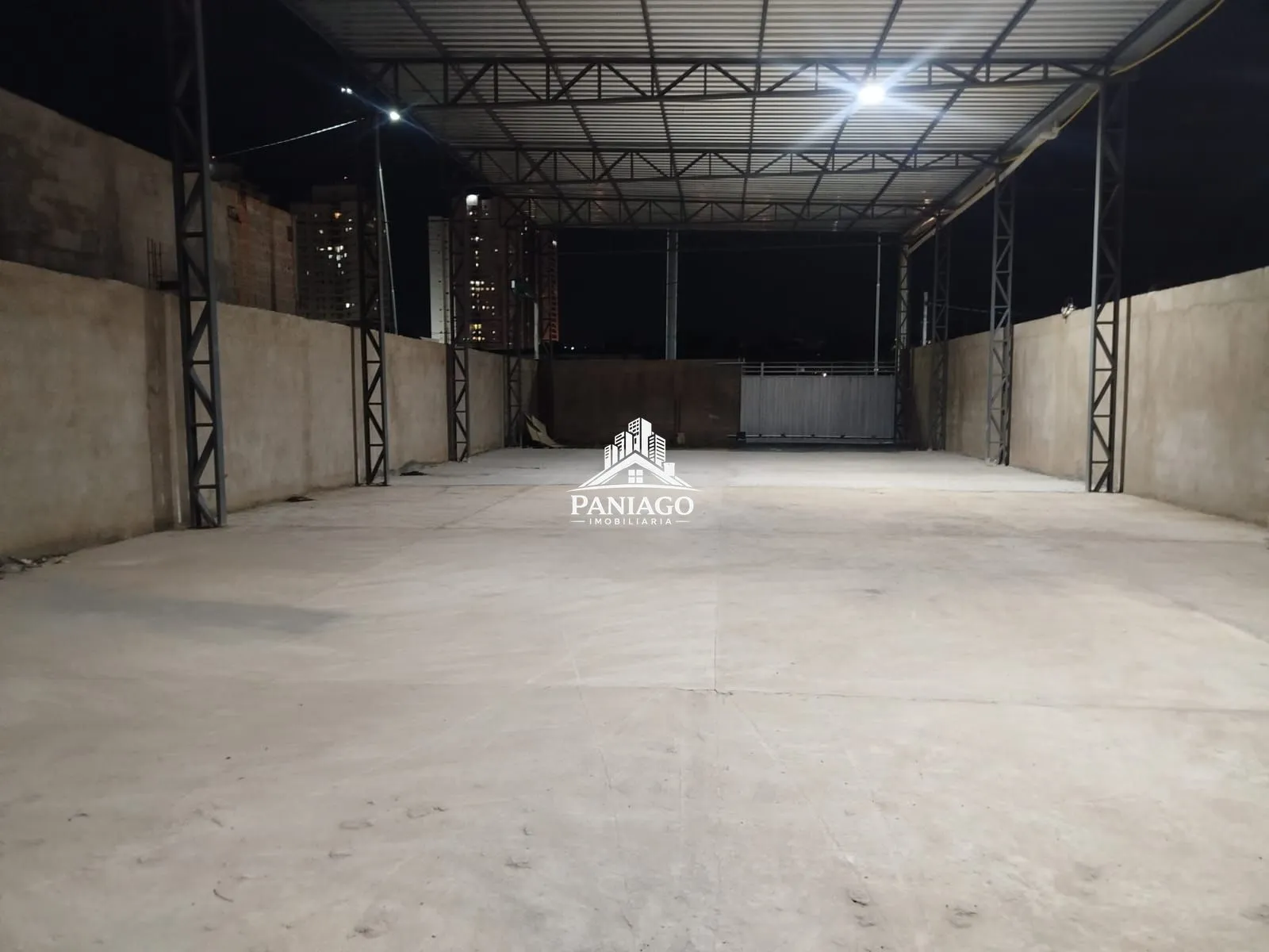 Imagem GALPÃO DE 250m² PARA LOCAÇÃO SITUADO ENTRE A AVENIDA DO MOINHO E A AVENIDA DAS