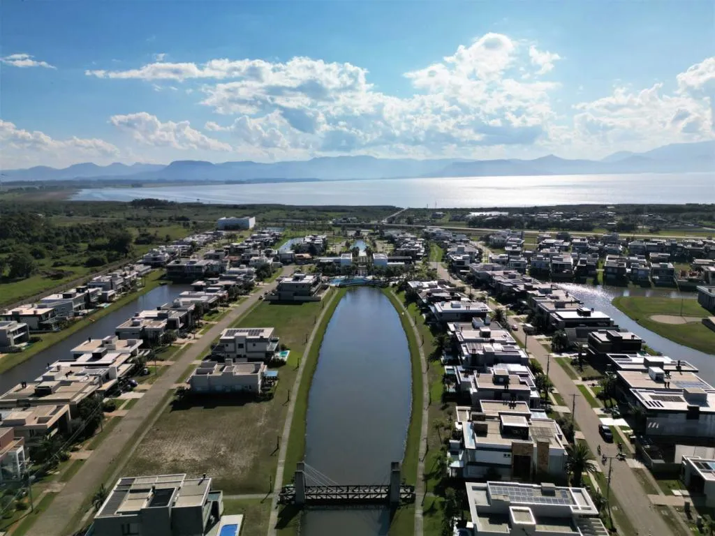 Imagem Sobrado 4 Dormitórios - Bairro Novo Louro