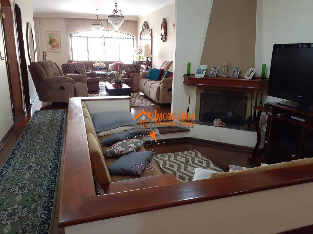 Imagem Casa com 3 dormitórios à venda, 398 m² por R$ 1.500.000,00 - Vila Galvão - Guarulhos/SP
