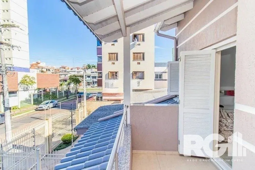 Imagem Casa com piscina, 3 suítes, desocupada, Rua Leite de Castro- Jardim Itu Sabará