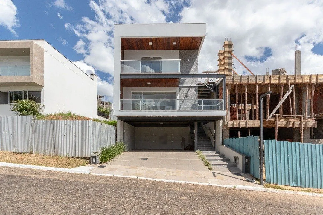 Imagem Casa Condominio para Venda - 219m², 3 dormitórios, sendo 1 suites, 2 vagas - Vila Nova