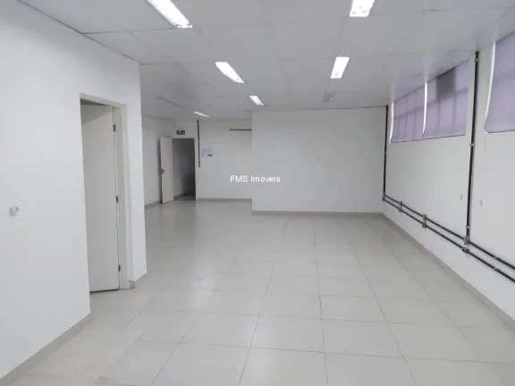 Imagem Prédio inteiro para locação com 643m² na Vila Sônia.