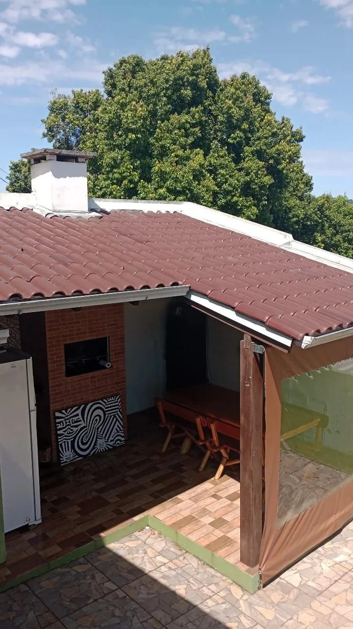 Imagem Casa com 02 quartos e 01 vaga no Bairro Cavalhada