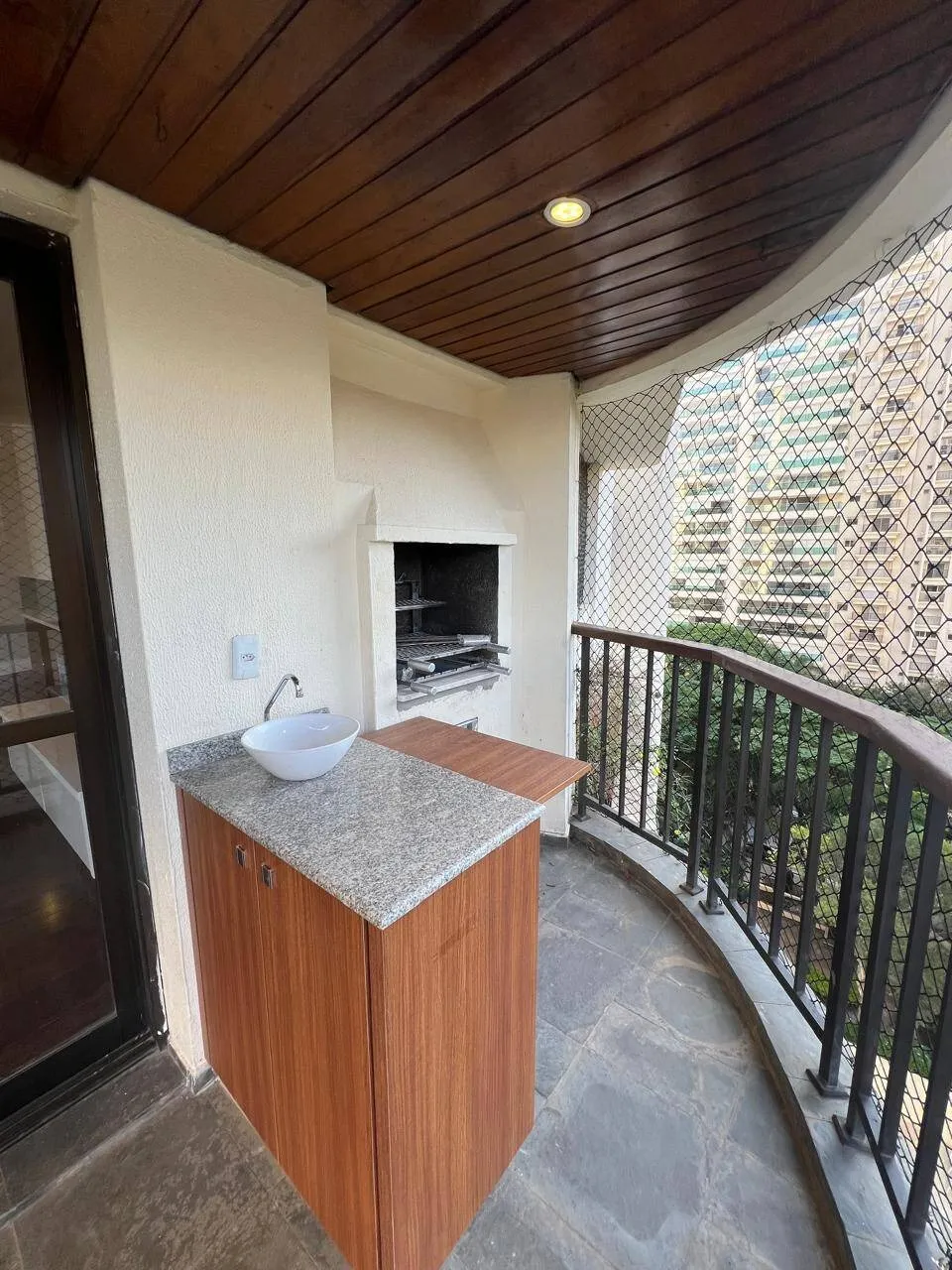 Imagem Oportunidade: Apartamento no Centro de Alphaville, Barueri - SP