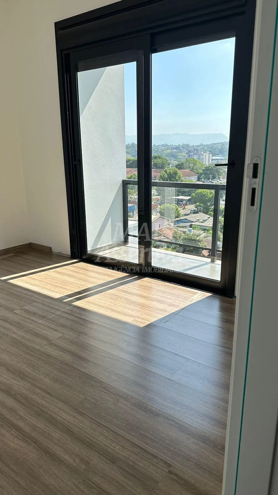 Imagem Linda casa com 158,32 m2, de área privativa em terreno de 180,00 m², conta com 01 Sala de estar/...