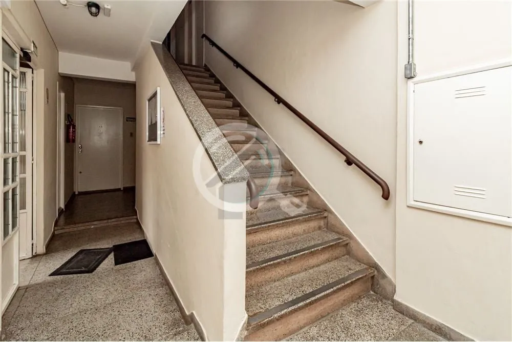 Imagem Ótimo apartamento de 2 dormitórios, 48m² privativos, banheiro social, living, cozinha e área de ...