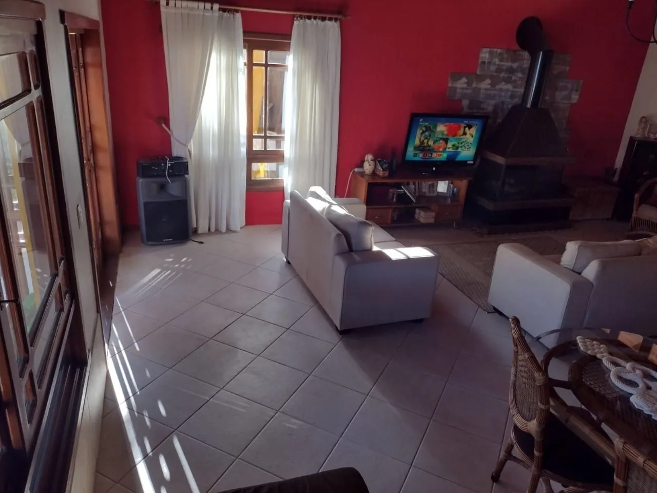 Imagem Casa para Venda - 693.6m², 5 dormitórios, sendo 3 suites, 4 vagas - Hípica