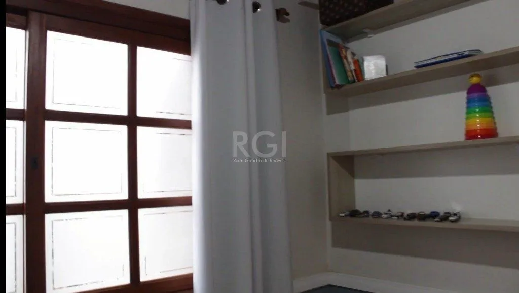 Imagem Casa para Venda - 300m², 5 dormitórios, sendo 2 suites, 4 vagas - Bela Vista