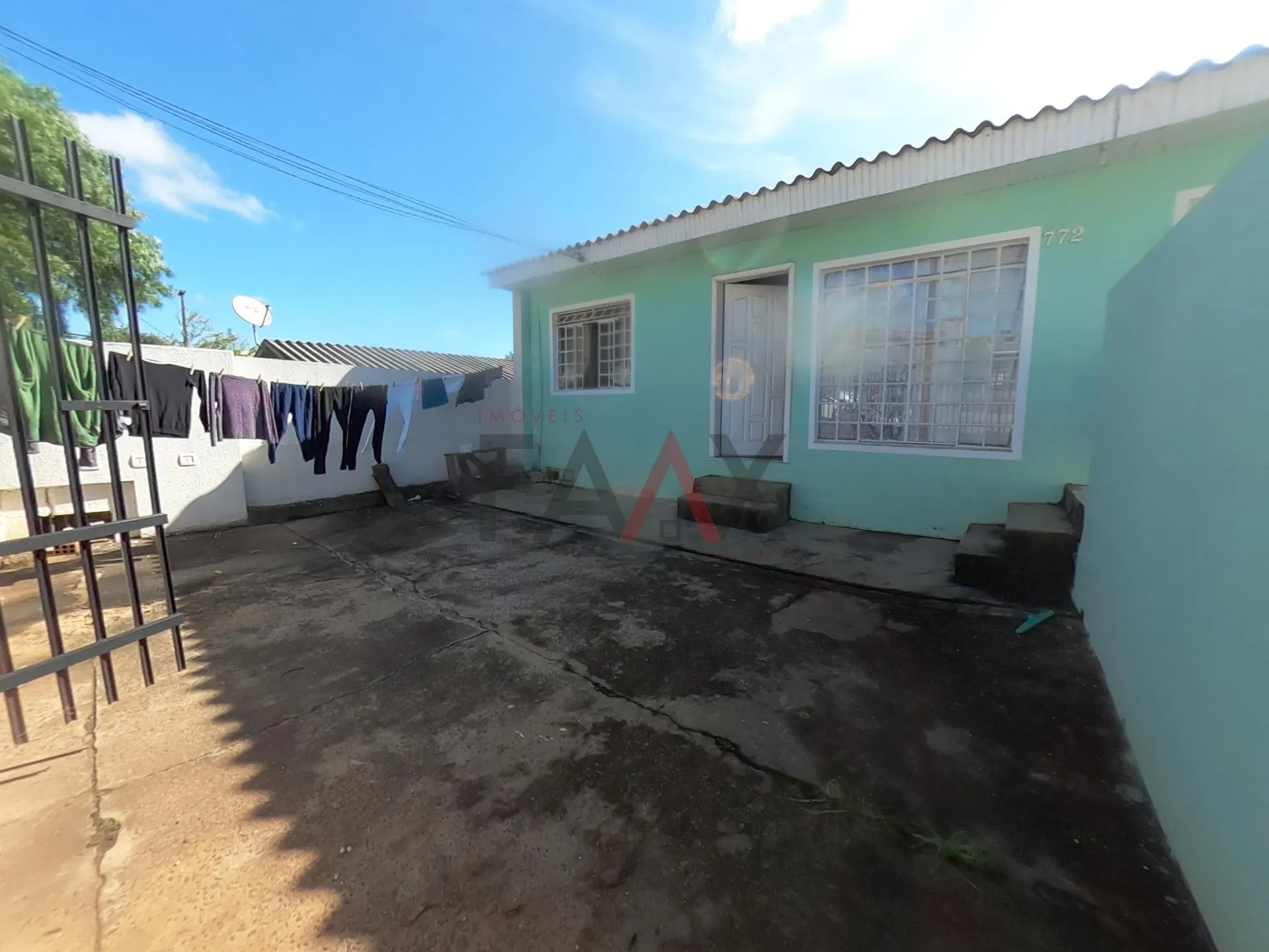 Imagem Casa a venda com terreno de 600m localizado no bairro dos Estados em Guarapuava