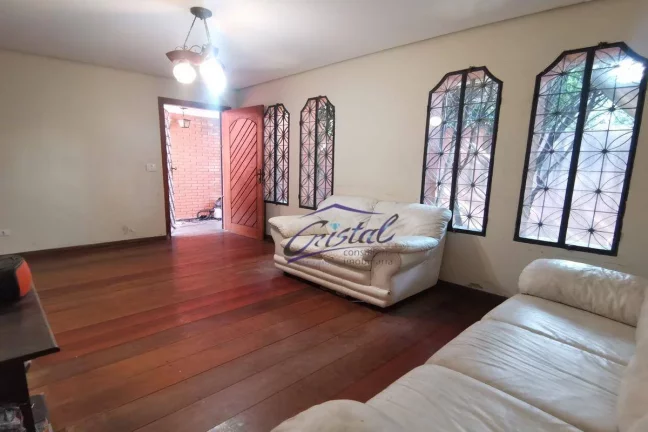 Foto do imóvel Casa Térrea de 240m² com 2 dormitórios 2 banheiros 2 vagas de garagem ótimo para construtores