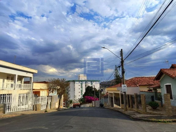 Imagem Casa com 3 dormitórios para alugar por R$ 3.104,00/mês - Centro - Socorro/SP