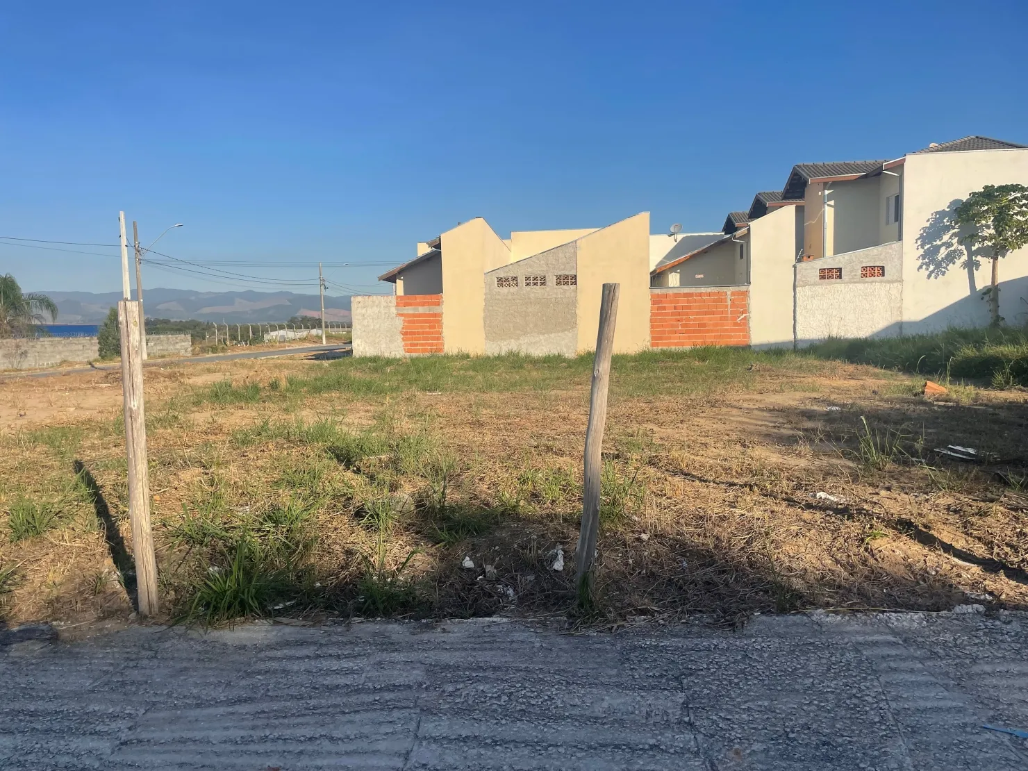 Imagem Terreno à venda 200M², Parque das Palmeiras, Pindamonhangaba - SP