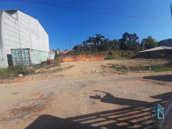 Imagem Terreno ótima localização, 611 m², ideal para galpões + aptos para alugar (kitinets) em Palhoça SC