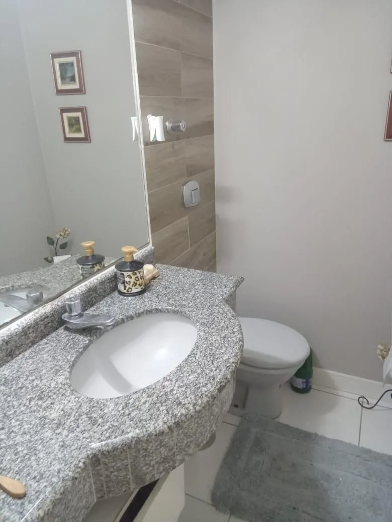 Imagem Casa sobrado Comercial e Residencial de 4 dormitórios e 6 banheiros e 5 vagas de garagem