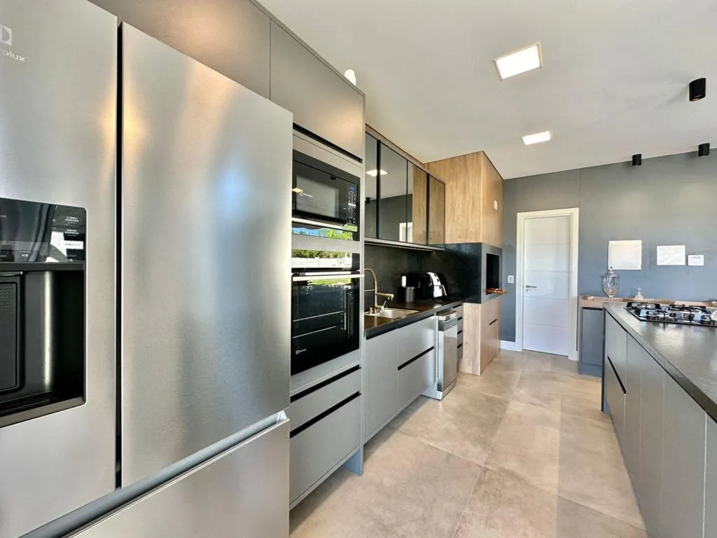 Imagem Casa em Condominio 4 Dormitórios - Bairro Capão Novo