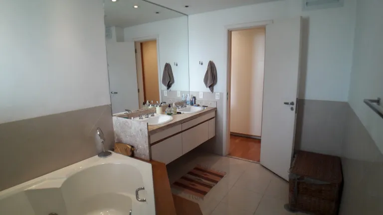 Imagem Apartamento com 3 Quartos à Venda, 248 m² em Vila Suzana - São Paulo