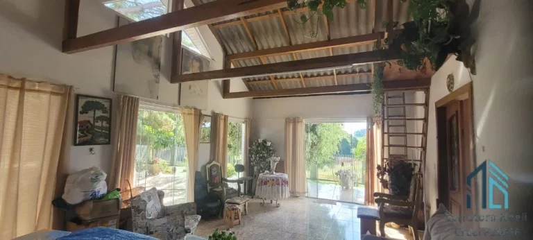 Imagem Chácara LINDA com 3 casas a venda 9.000m2, bem localizada em Contenda - PR
