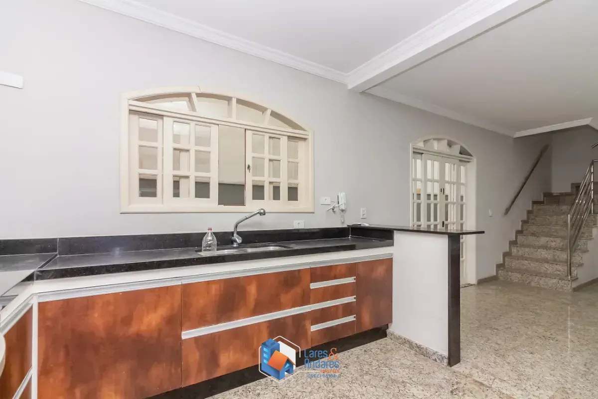 Imagem Sobrado para venda em Jardim Avelino com 3 quartos, sendo 1 suíte, 207m²