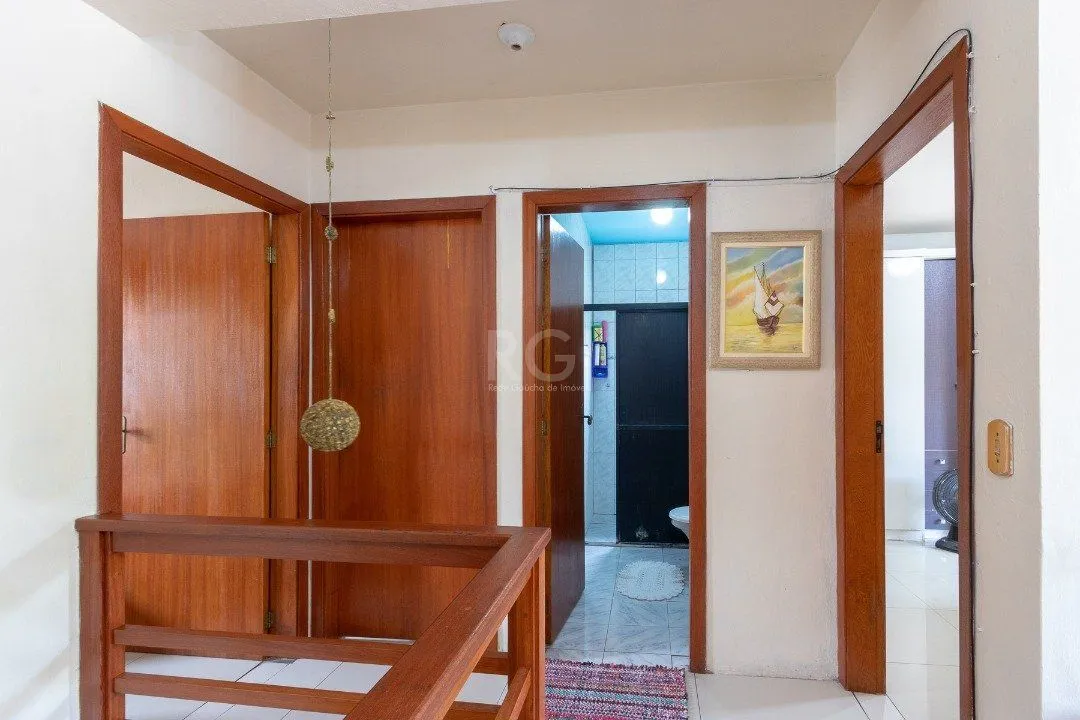 Imagem Casa para Venda - 161m², 3 dormitórios, 3 vagas - Nonoai