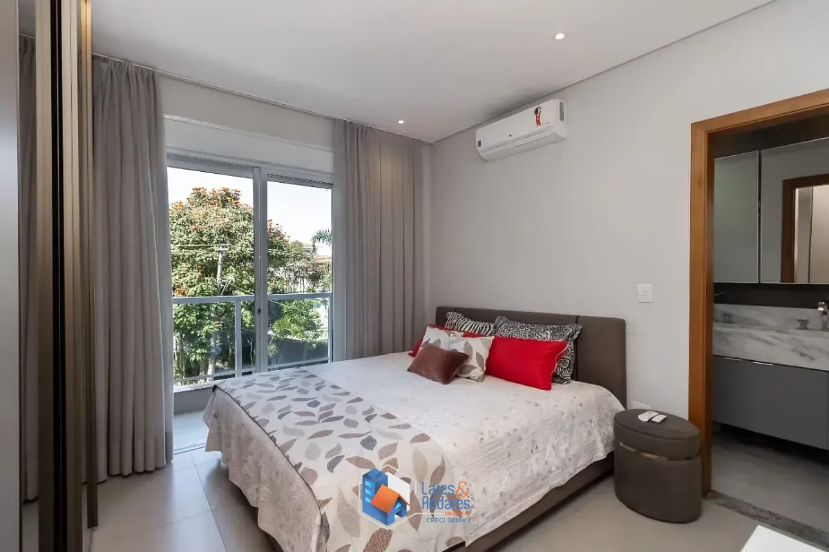 Imagem Casa para venda em Parque São Domingos com 3 quartos, sendo 3 suítes, 183m²