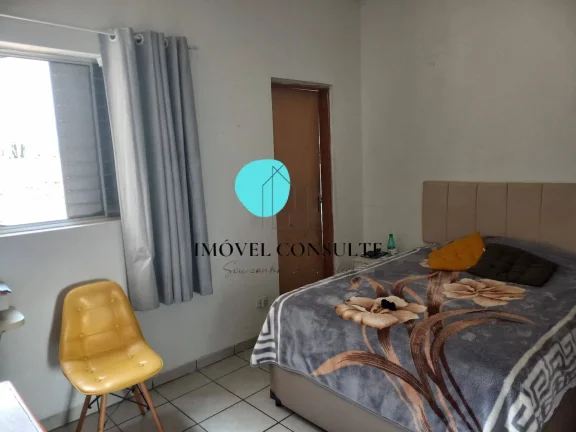 Imagem Oportunidade para Morar ou Investir! Sobrado Amplo com Renda de Locação.
