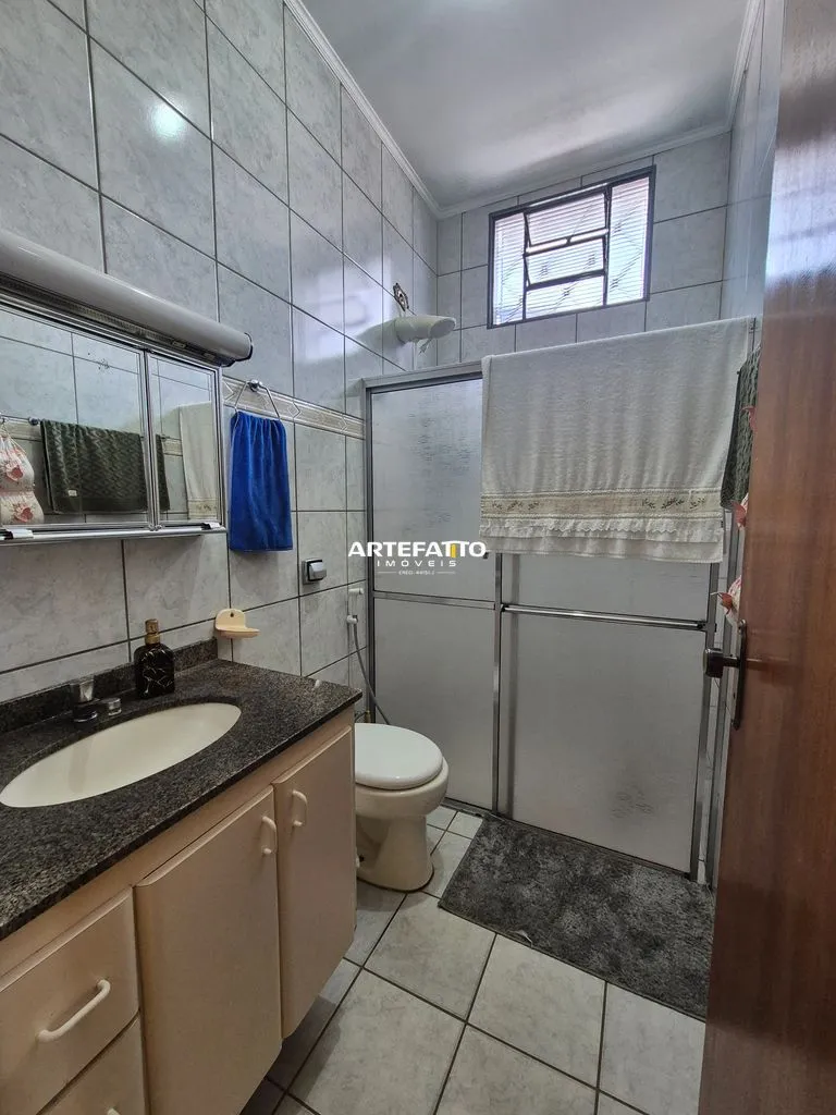 Imagem Casa com 3 dormitórios no bairro Santa Terezinha