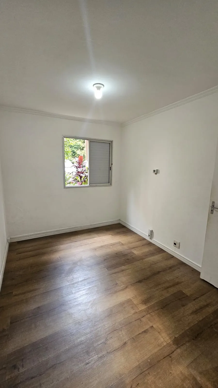 Imagem VENDO LINDO APTO DE 02 DORMIRÓRIOS NO CONJUNTO RESIDENCIAL INGAÍ - SP!