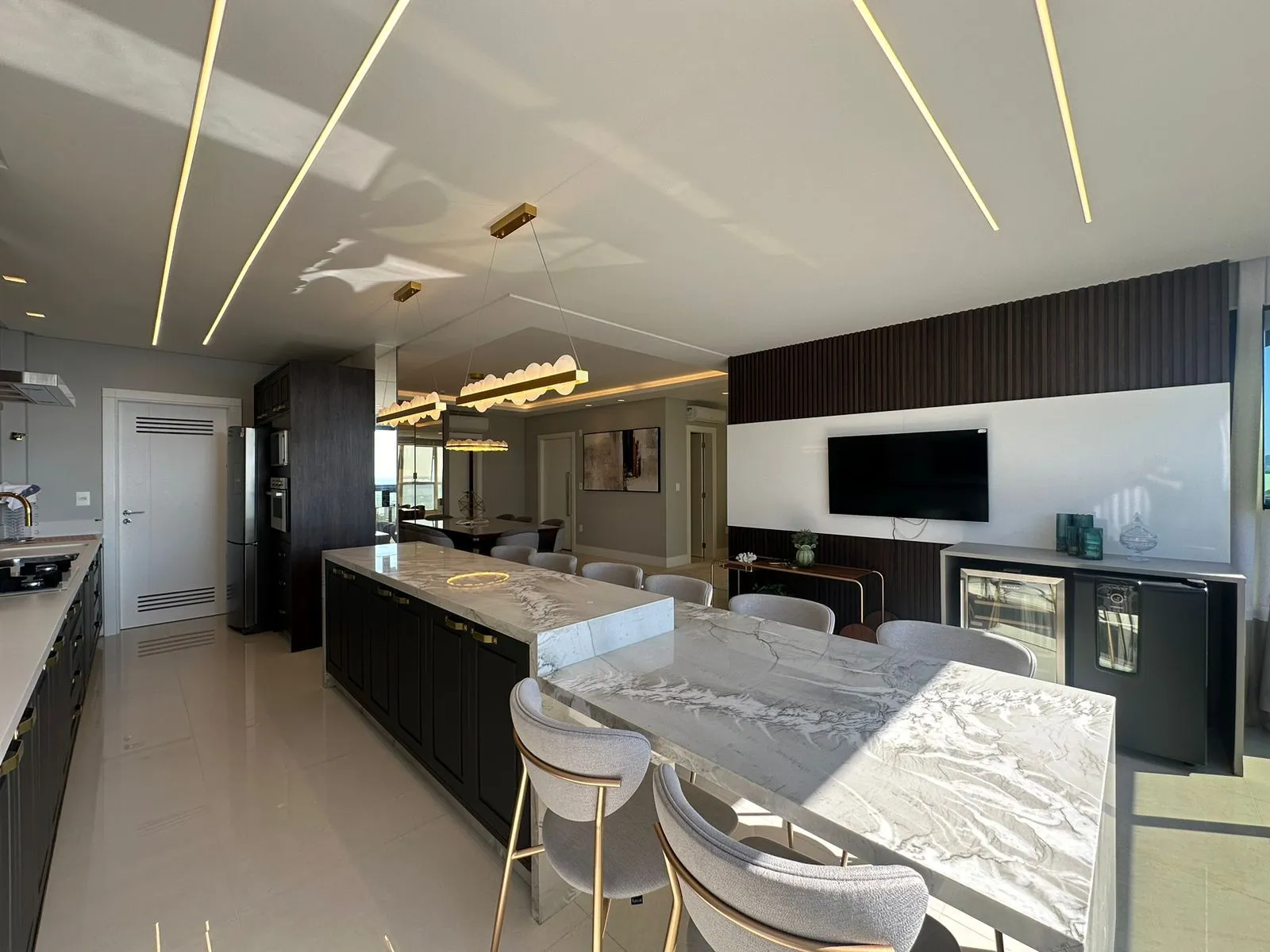 Imagem Apartamento com vista para o mar à venda com 187m2 por R$ 4.900.000,00