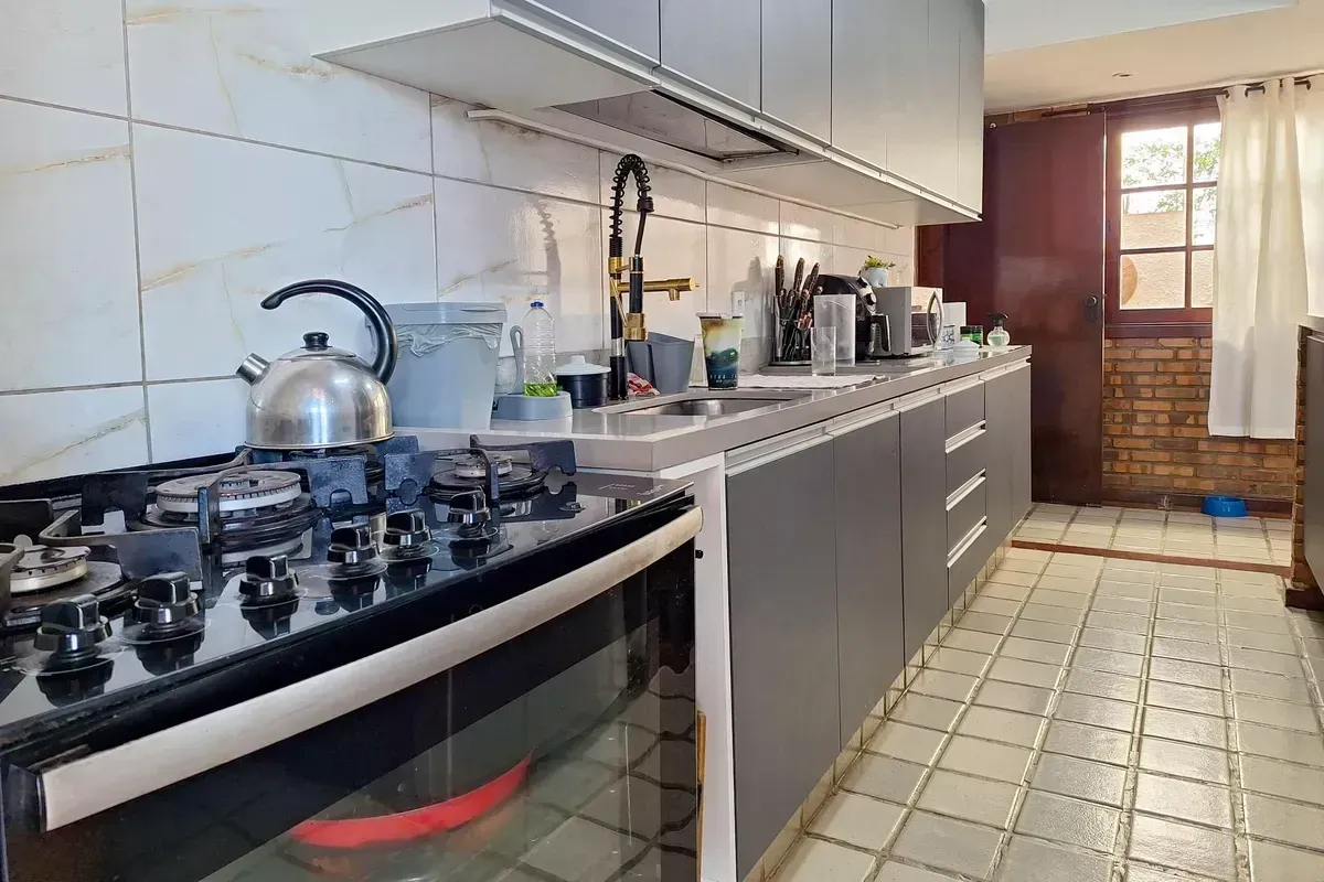 Imagem Casa de Condomínio com 4 Quartos à Venda, 235 metros em Badu - Niterói