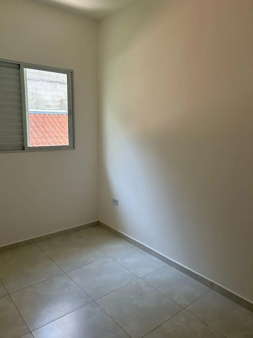Imagem Sobrado Frontal para Locação na Cidade Líder - Excelente Custo-Benefício