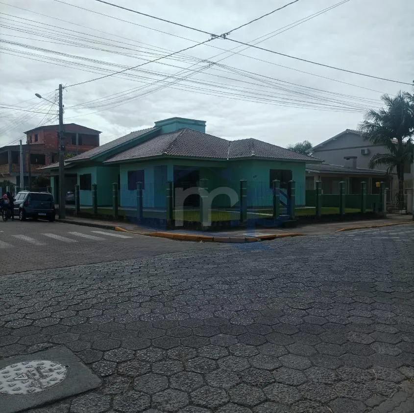 Imagem Casa a venda com 3 dormitorios no centro do Passo de Torres/SC