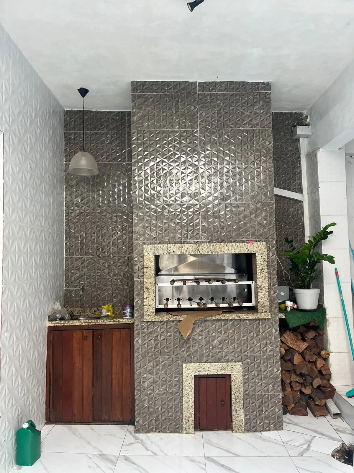 Imagem Vendo casa com piscina na Lomba do Pinheiro