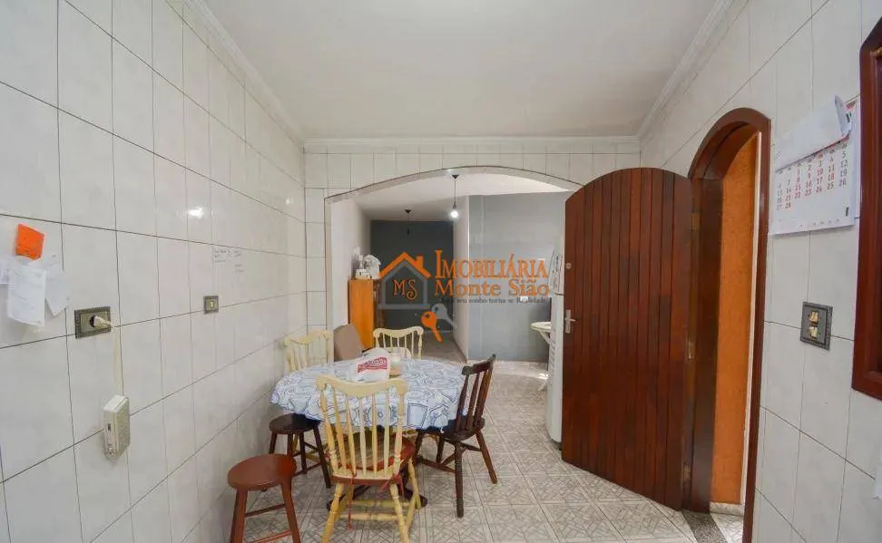 Imagem Casa com 3 dormitórios à venda, 400 m² por R$ 570.000,00 - Jardim Iporanga - Guarulhos/SP