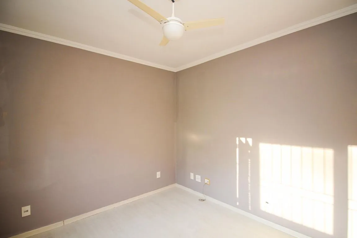 Imagem Apartamento de 2 dormitórios, 1 suíte, closet e 2 vagas de garagem .
