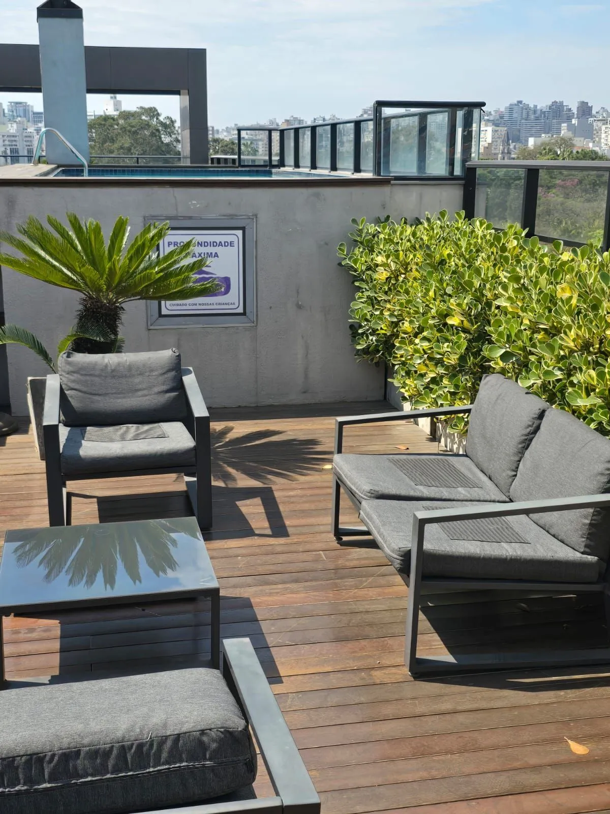 Imagem Studio mobiliado, com 30m² privativos, 1 vaga - Cidade Baixa