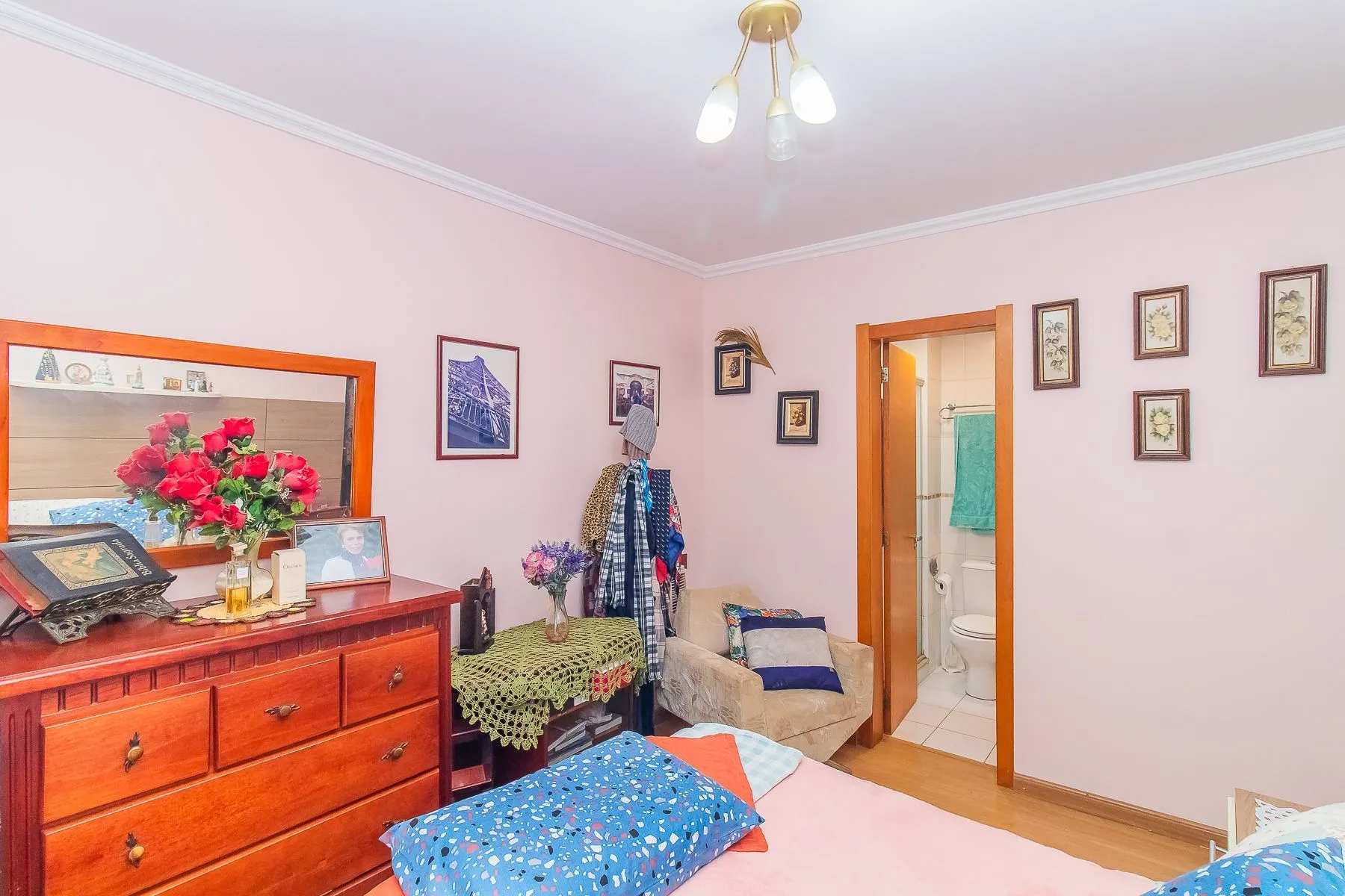Imagem LINDO APARTAMENTO NO MENINO DEUS com 117 M PRIVATIVOS, 3 DORITÓRIOS COM SUÍTES E VAGA DUPLA