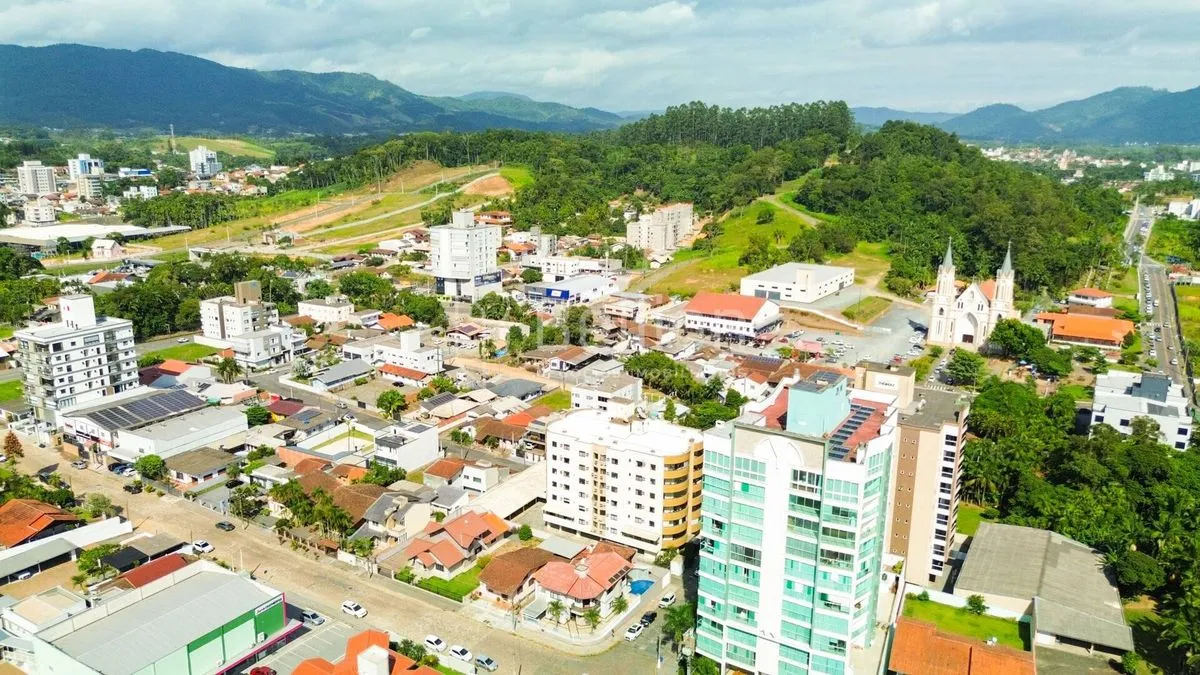 Imagem Apartamento de 132m² com vista para Igreja Matriz no Bairro dos Estados em Indaial