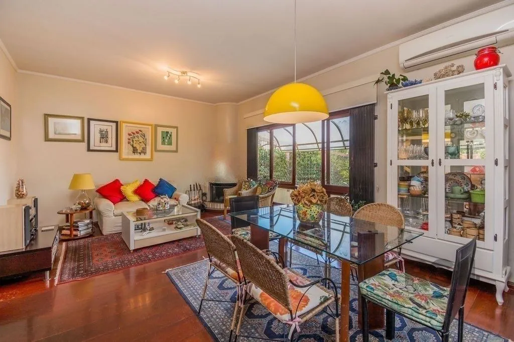 Imagem Casa 279m² - 4 dormitórios, 3 vagas no bairro Santa Tereza