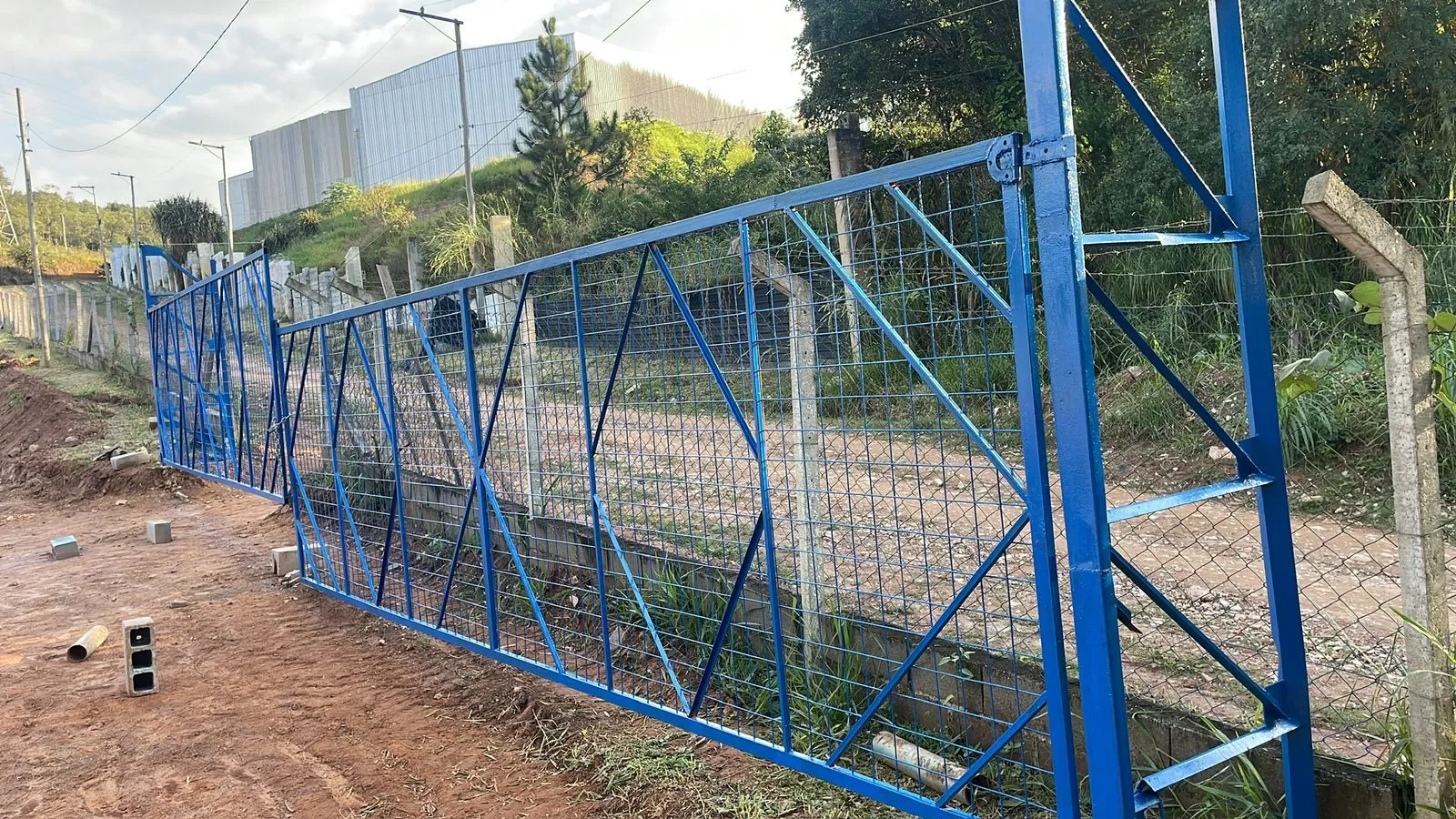 Imagem Espaço Industrial Multiuso: Ideal para Impulsionar Seu Negócio com Estacionamento Amplo!