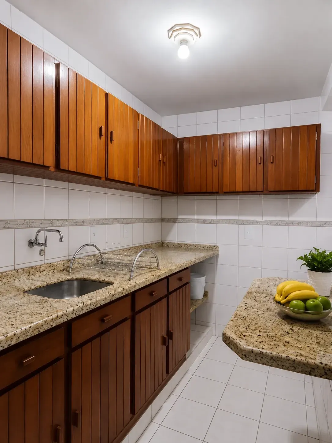 Imagem Apartamento com 2 Quartos à Venda, Locação ou Temporada, 87 m² em Centro - Florianópolis