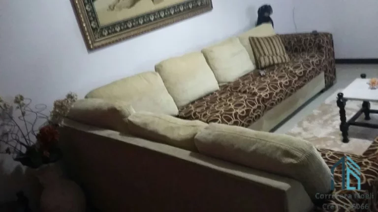 Imagem Sobrado em condomínio, 04 quartos c/suíte no Xaxim em Curitiba PR