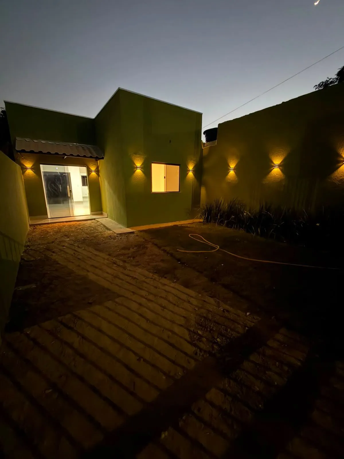 Foto do imóvel Casa 2 Quartos Bairro Real parque Cuiabá MT em Rua das Orquídeas