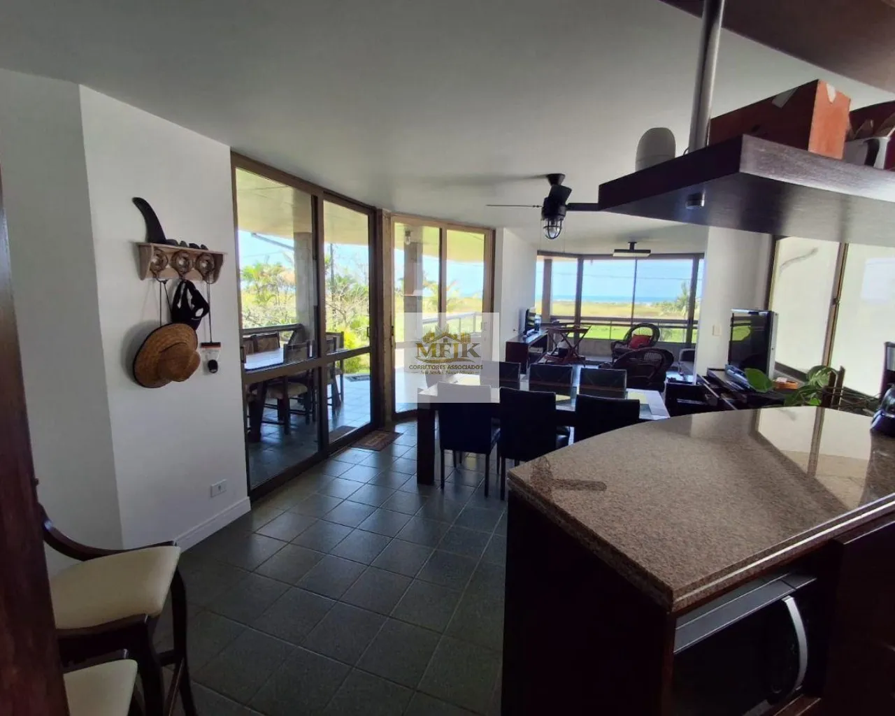 Imagem Imperdível! Casa beira mar com 4 suítes no Atami Norte, Pontal do Paraná-PR - 297m² - 2 vagas - Agende sua visita!