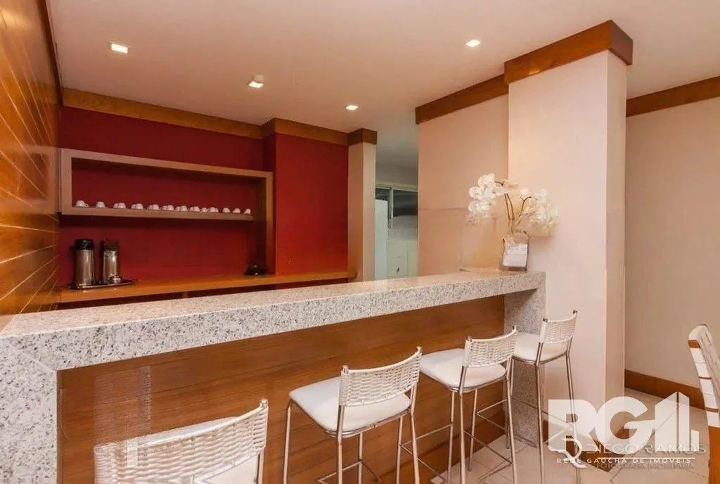 Imagem Apartamento à venda com 2 dormitórios transformado em 1 (facilmente reversível), suíte, com 69,04m², 2 vagas de garagem.
